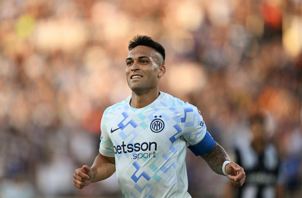 体坛：狼队想与徐彬签约4-5年，球员已搭乘航班前往英国